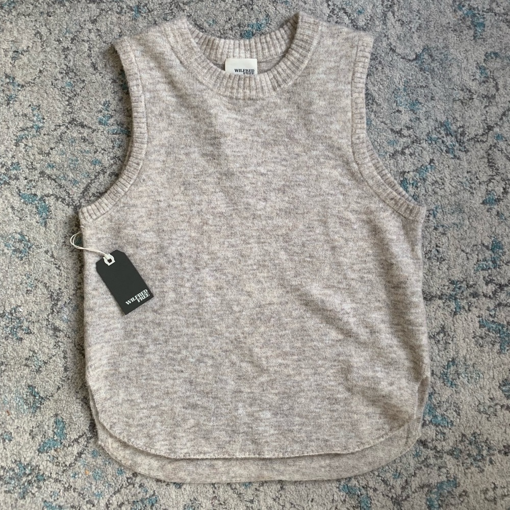 Sleeveless sweater